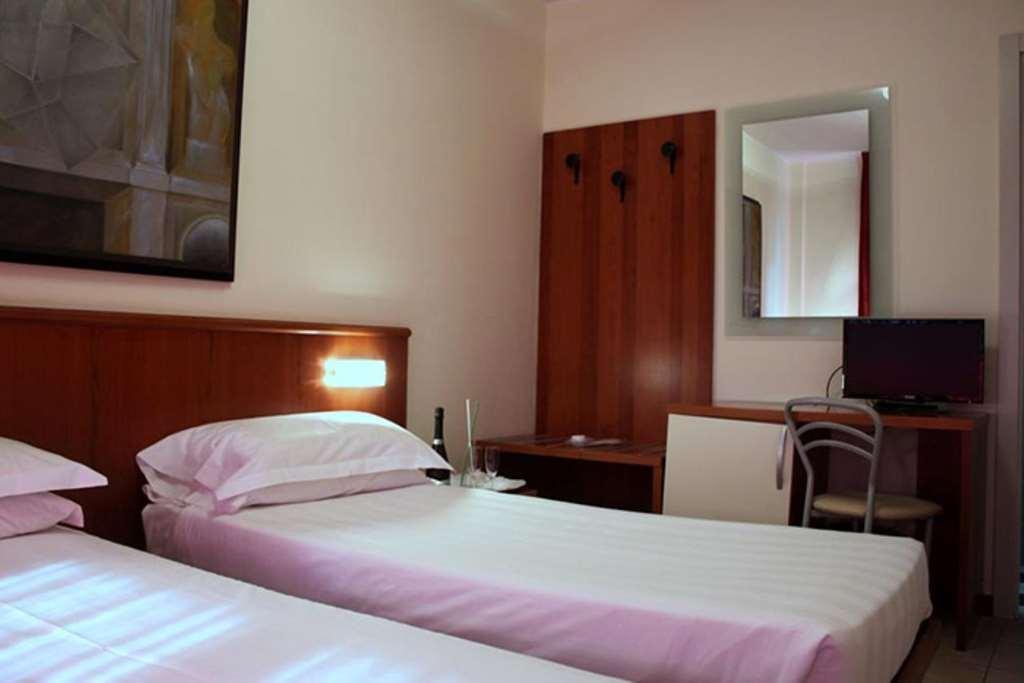 Leonardo Hotel Parma Phòng bức ảnh